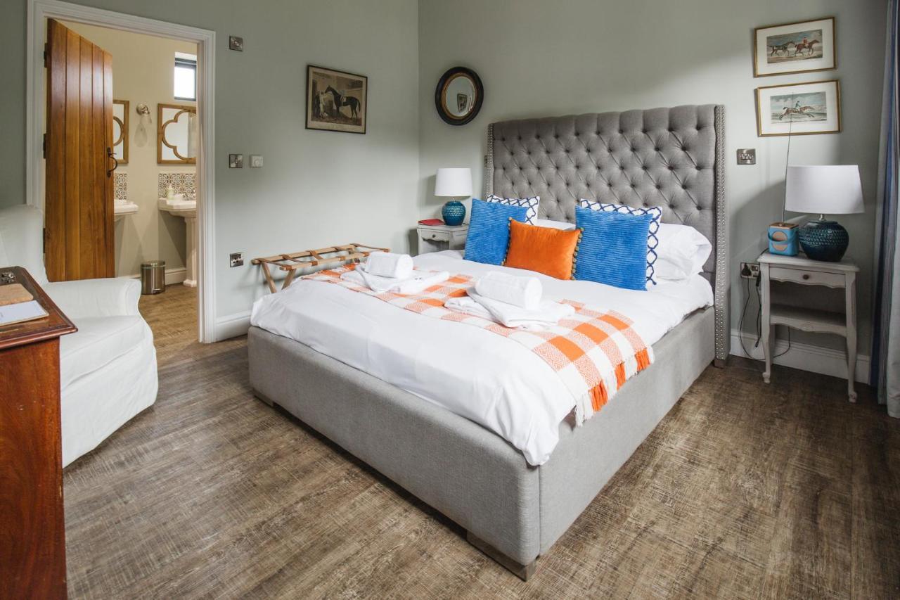 The George Inn Barford St Michael Exterior foto A bedroom at The Old Rectory